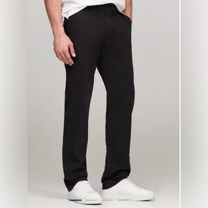 TOMMY HILFIGER “The Tommy Classic Chino Pant” 33 x 32 Black